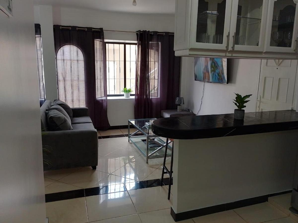 Comfortable 3-Bedroom Apartment, Close To The American Consulate Guayaquil Exterior photo