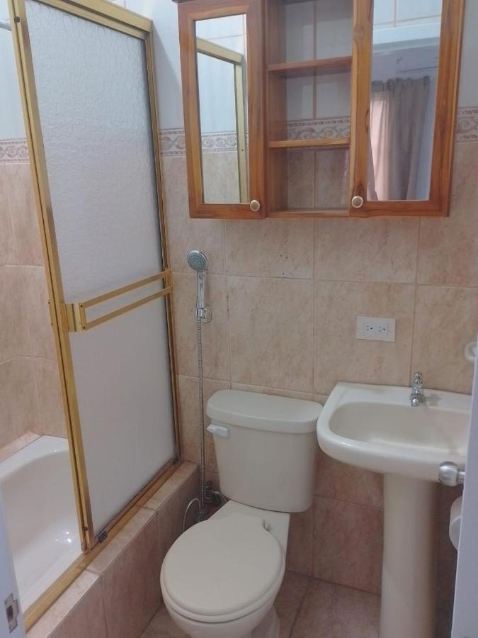 Comfortable 3-Bedroom Apartment, Close To The American Consulate Guayaquil Exterior photo