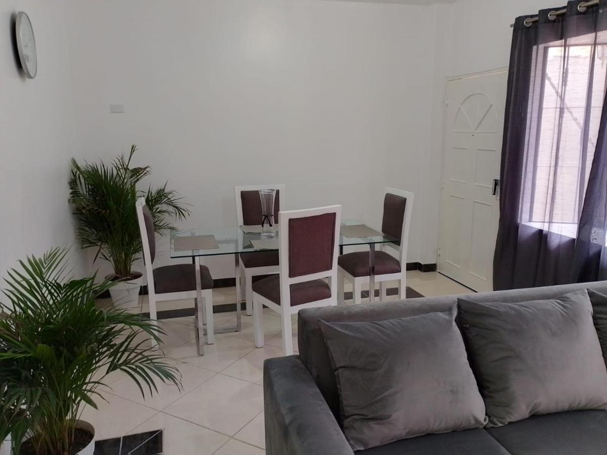 Comfortable 3-Bedroom Apartment, Close To The American Consulate Guayaquil Exterior photo
